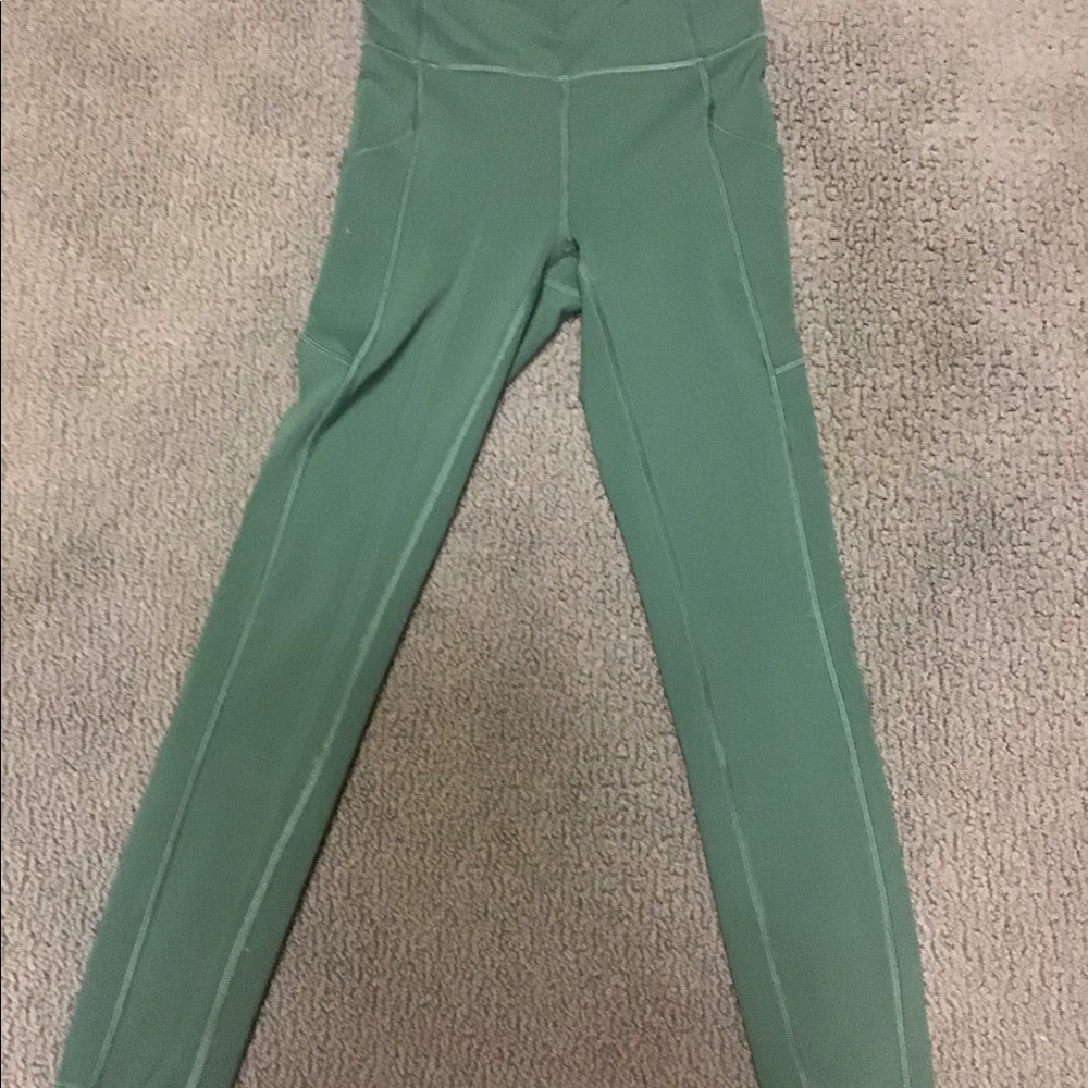 Lulu size 4 Invigorate high rise tights